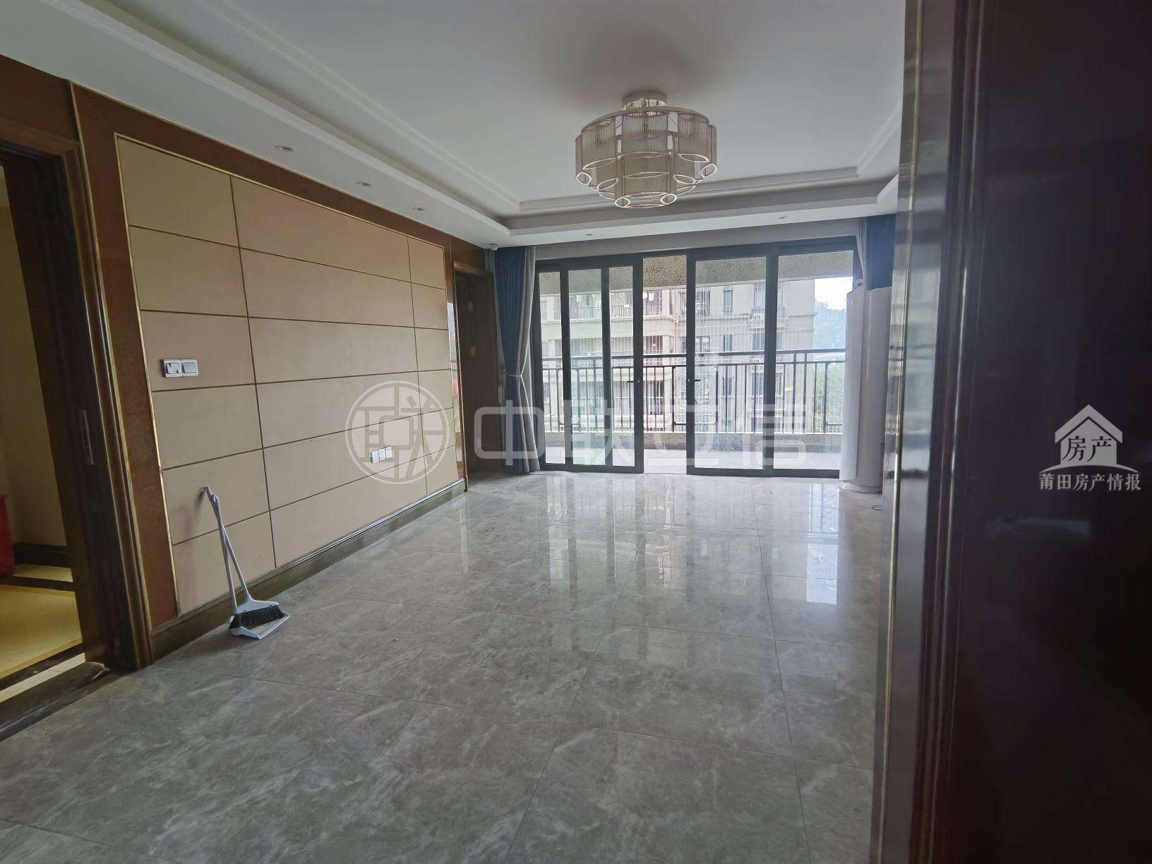 单价15263可看溪景 市政府附近恒大御景半岛 中层三面光精装大3房
