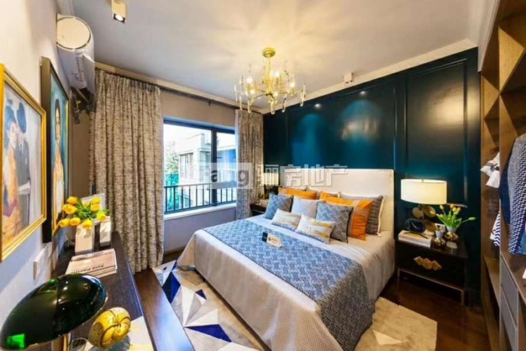 城东大盘 保利金香槟 100平复式楼 精装修价格