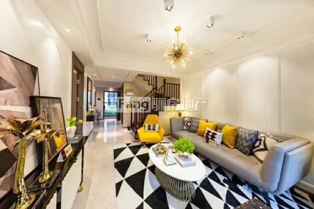 城东大盘 保利金香槟 100平复式楼 精装修价格