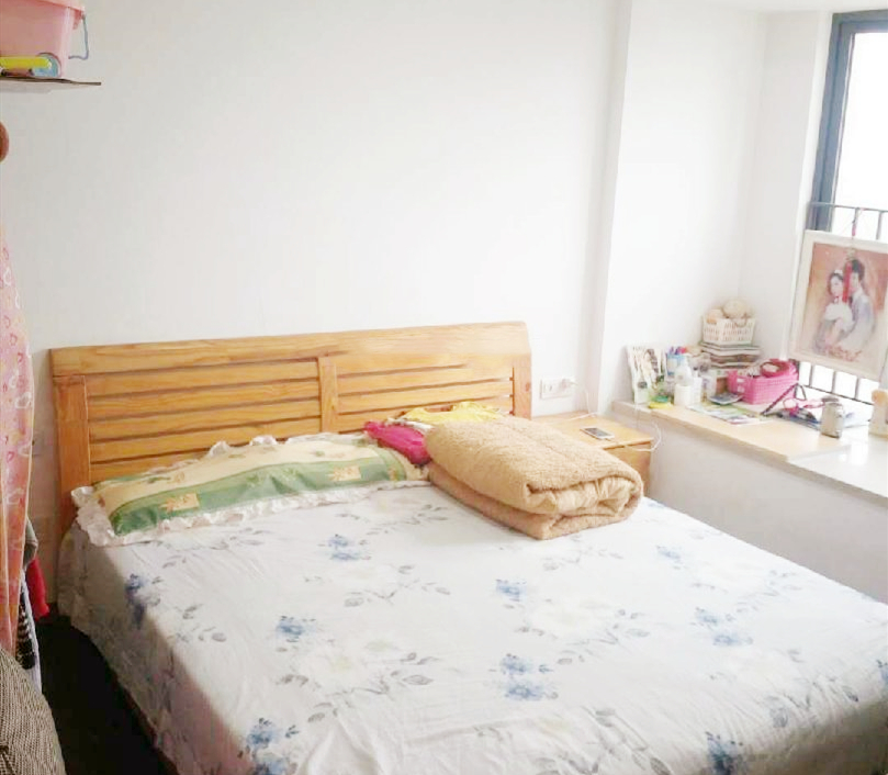 万科五期楼房!中高层精装楼房,楼间距大,采光好