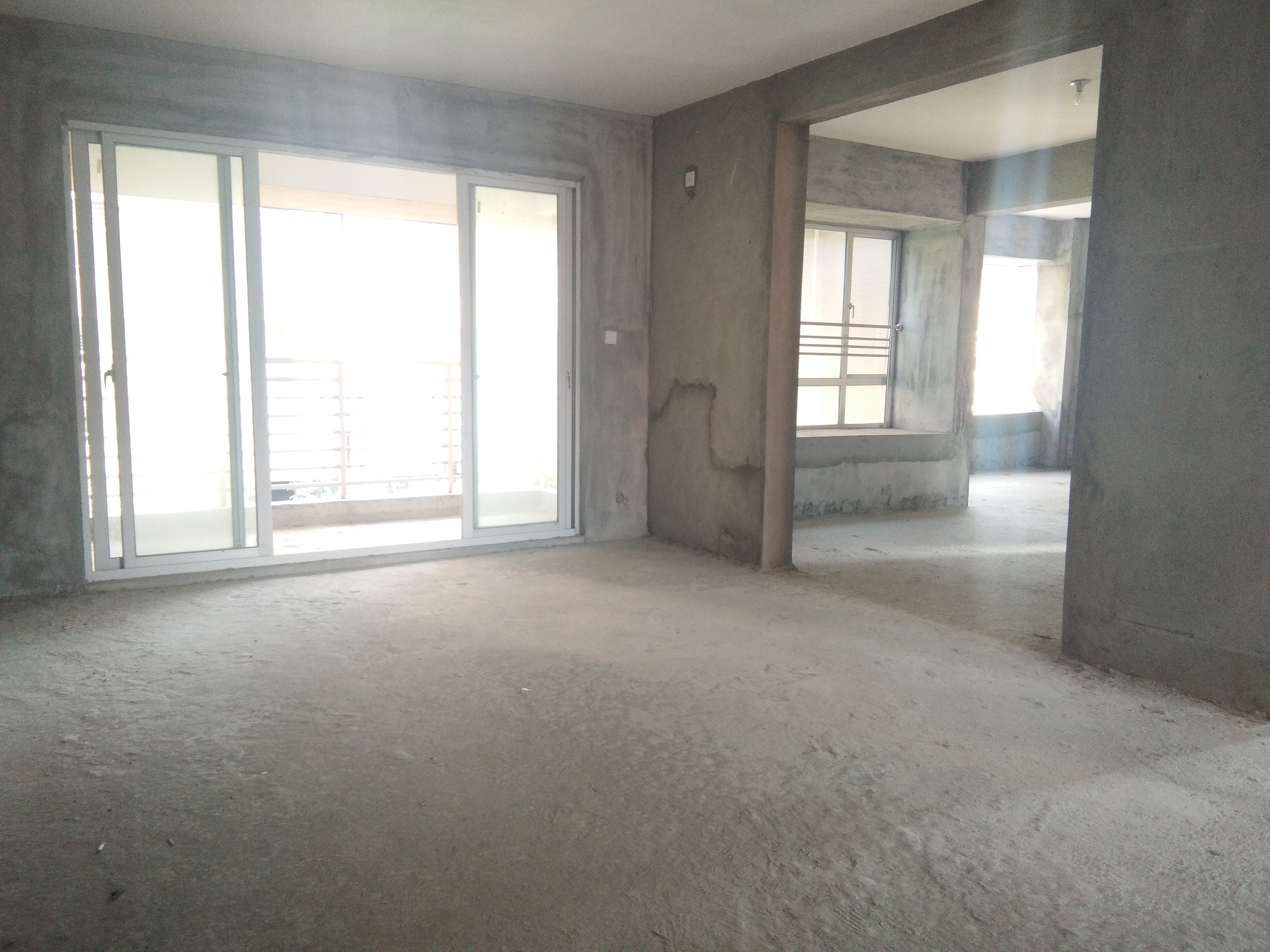 万辉国际城做4房0公摊135平方三面采光