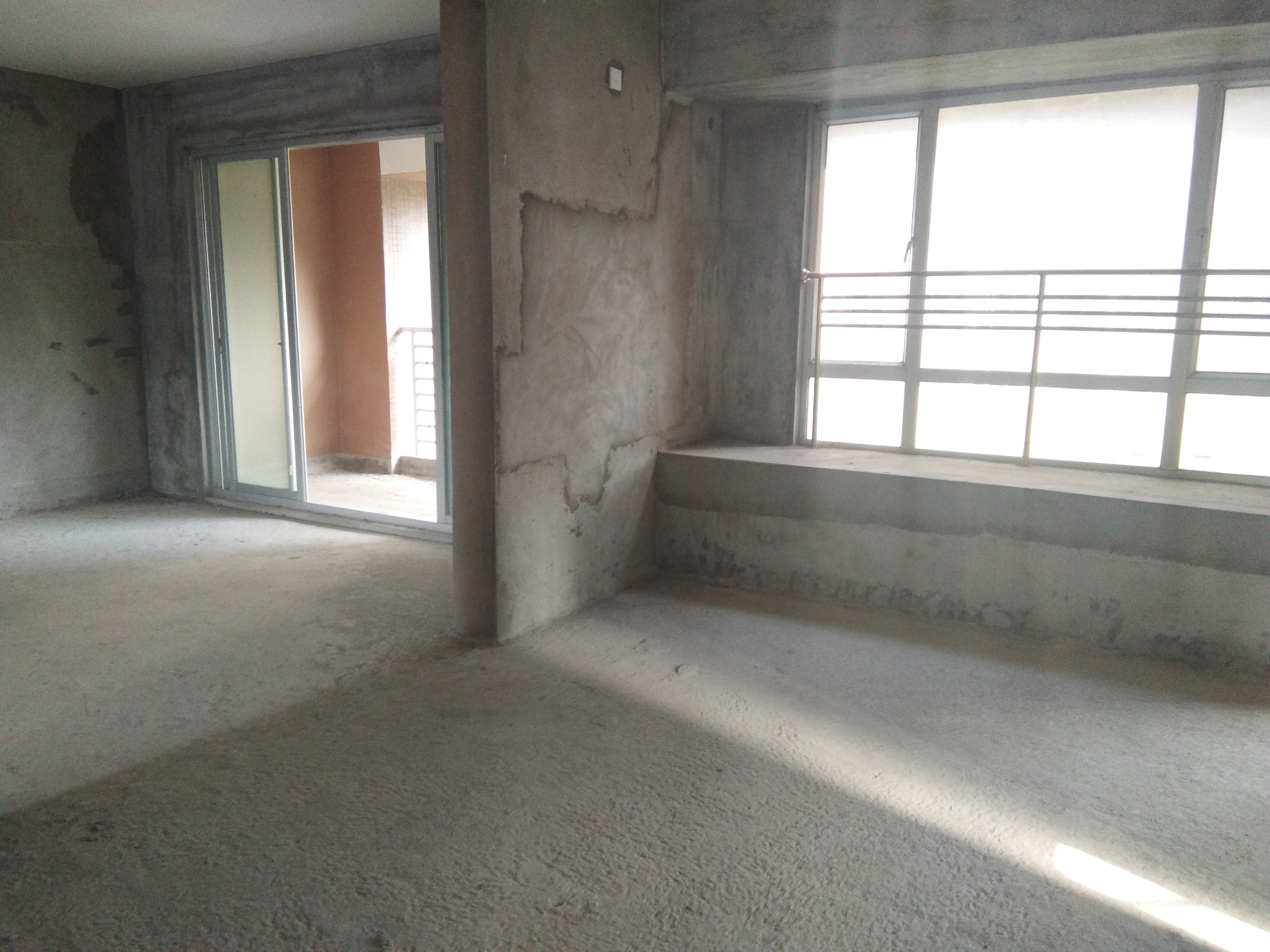 万辉国际城做4房0公摊135平方三面采光