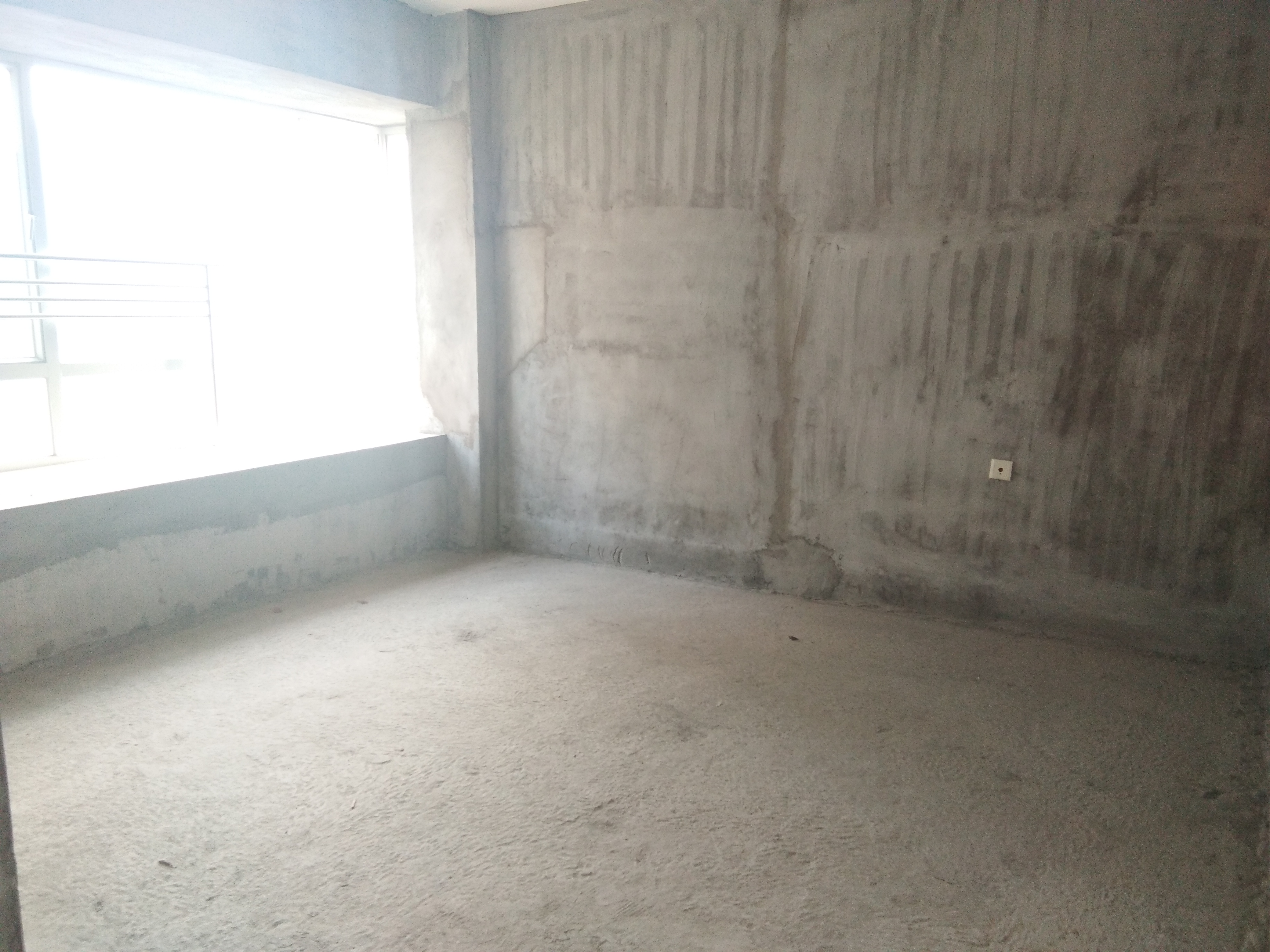 万辉国际城做4房0公摊135平方三面采光