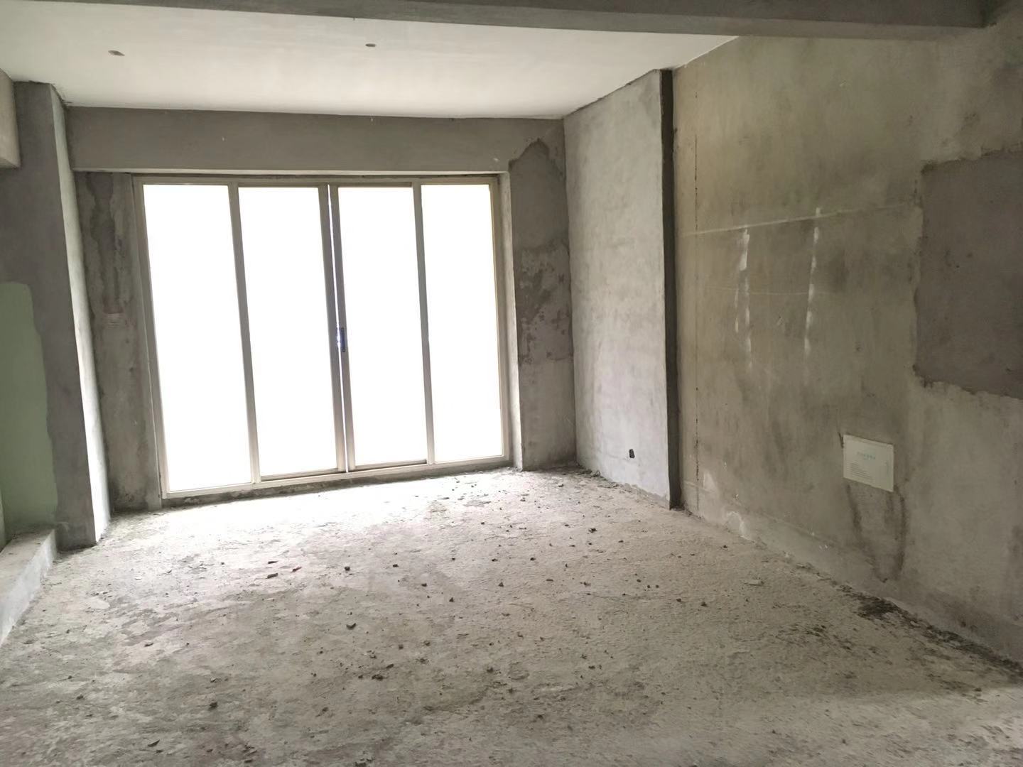 欧氏领秀 新出140平零公摊五房三面光 视野开